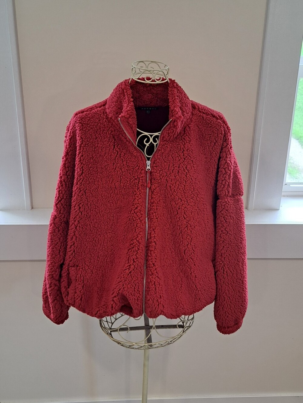 NWT Women's PacSun Sherpa Red Cozy Outdoors Soft Jacket With Pockets Size M/L.